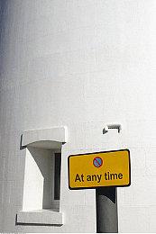 《失业了，我获得了亿万游戏财产！》今日发售，失业失恋后的爽文人生大逆转，事业爱情我全都要！